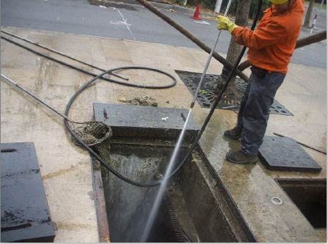 四方台池底污泥如何清理